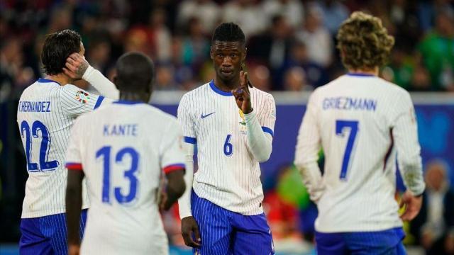 华体会网址-【揭秘】老兵小将都挨训 法国队更衣室还好吗？