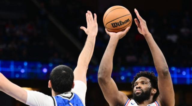 华体会网址-恩比德变身中投王！场均35+创纪录 冲得分王三连庄