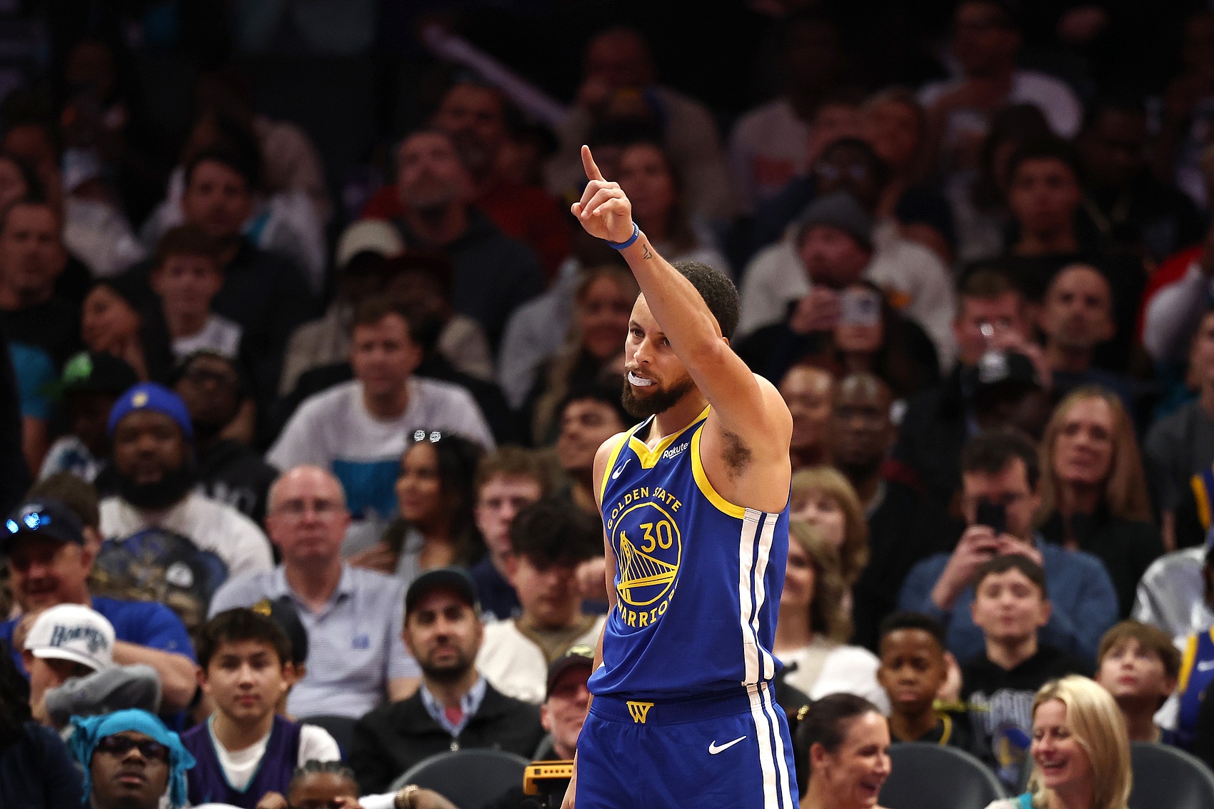 疯狂毒奶了?ESPN预测明天胜率:勇士82.4% 国王17.6%