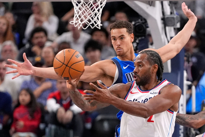 华体会官网-快船送勇士锁定西部第10!小卡三节轰34+6三分 弗拉格25+9献隔扣|考瓦伊·莱昂纳德|独行侠|投篮|达拉斯独行侠队|威尔特-张伯伦_新浪体育_新浪新闻